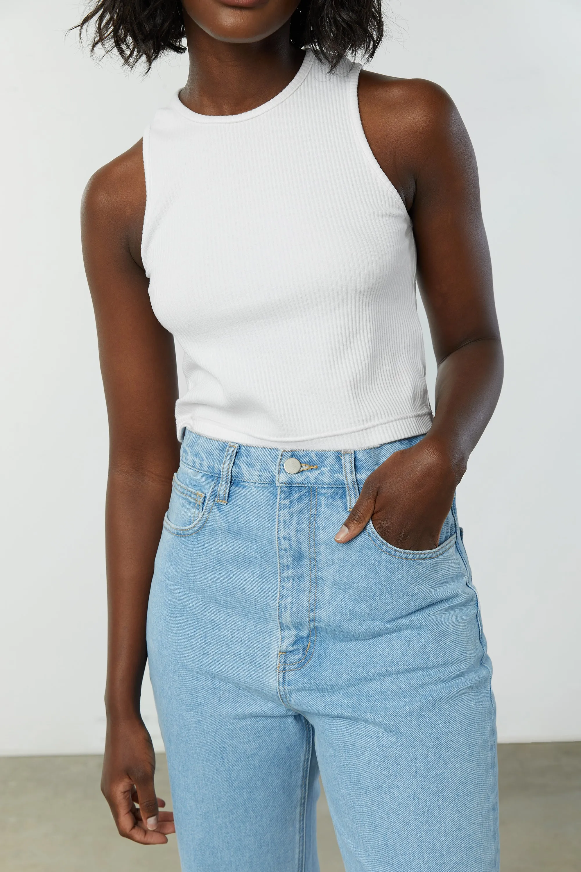 CROPPED RACERBACK TANK