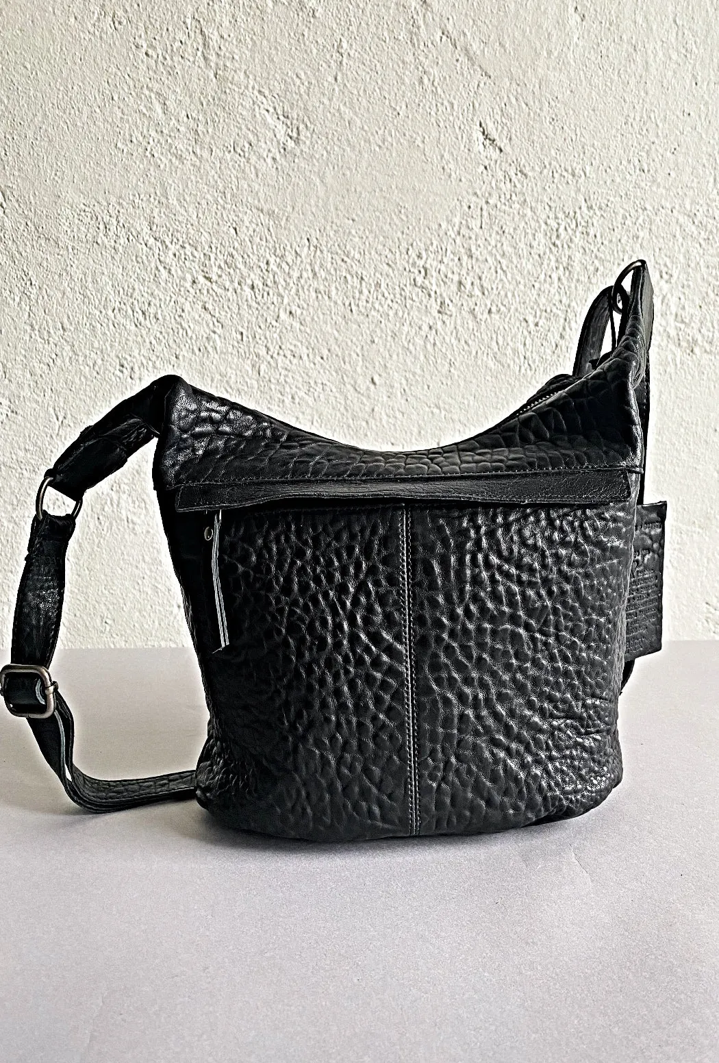 Gita Bubble Leather Purse, Black