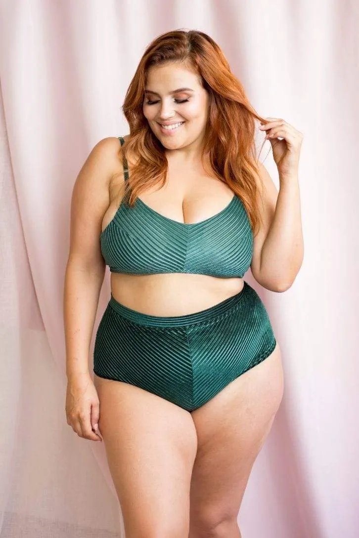 Lana High Waist Shorts Emerald