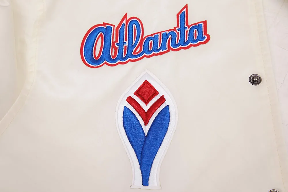 MLB ATLANTA BRAVES RETRO CLASSIC MEN'S RIB SATIN JACKET (EGGSHELL/RED)