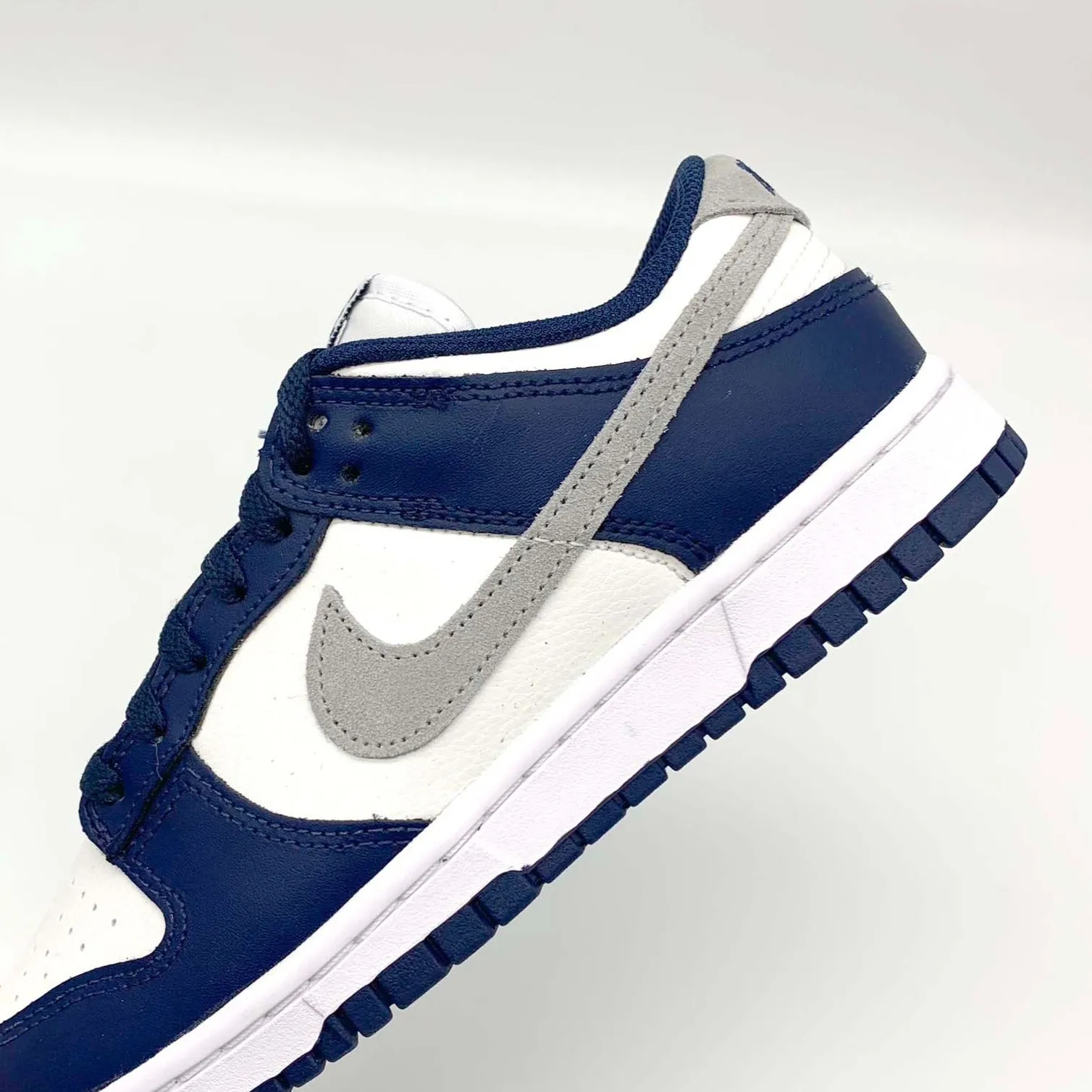 Nike Dunk Low Summit White Midnight Navy