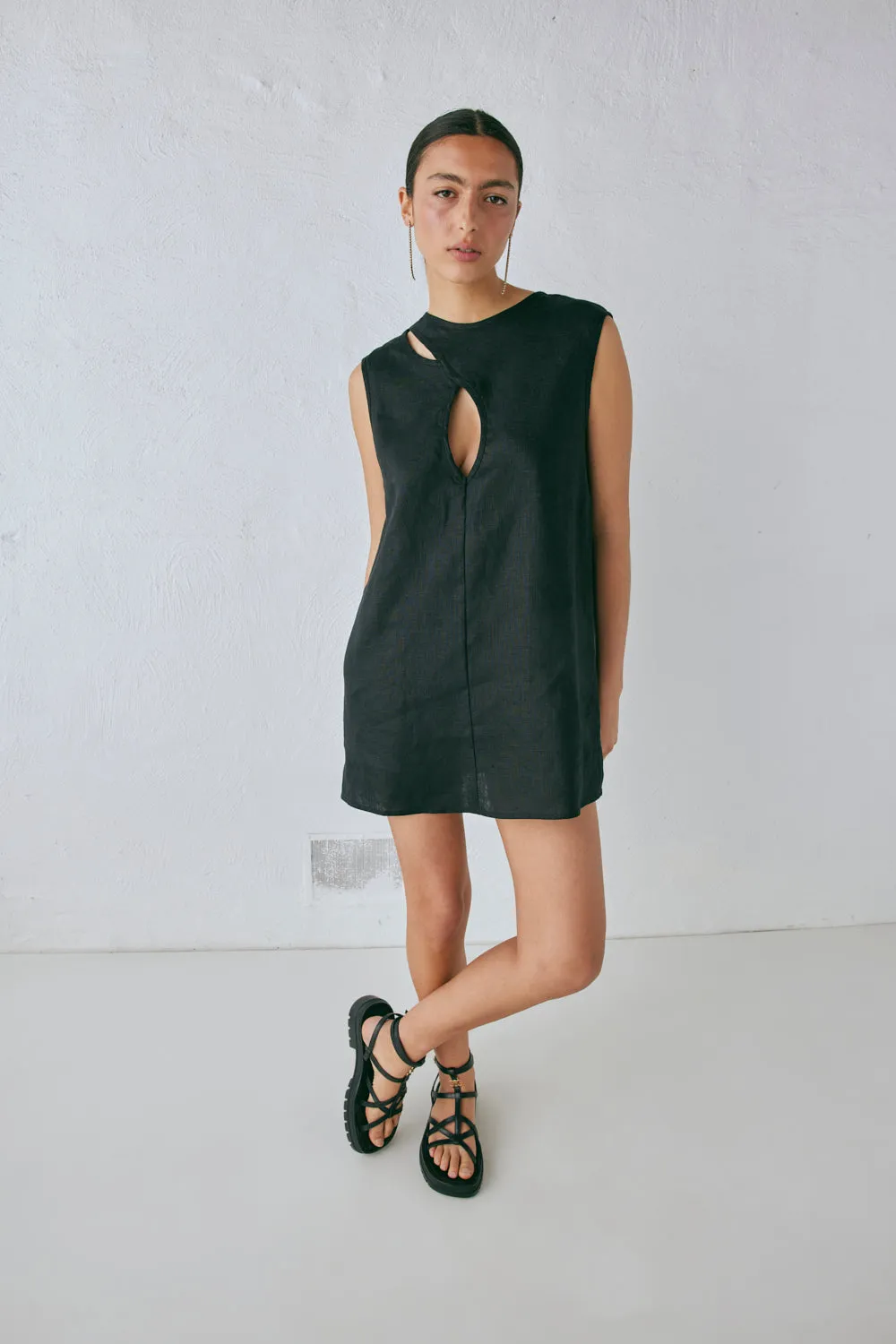 Yuri Linen Mini Dress Black